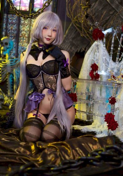 走出硝烟的女神